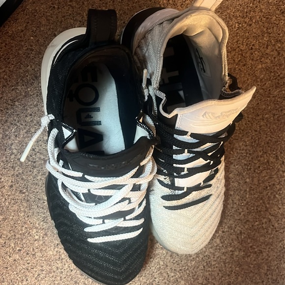 Lebron EQUALITY shoes - Picture 4 of 5